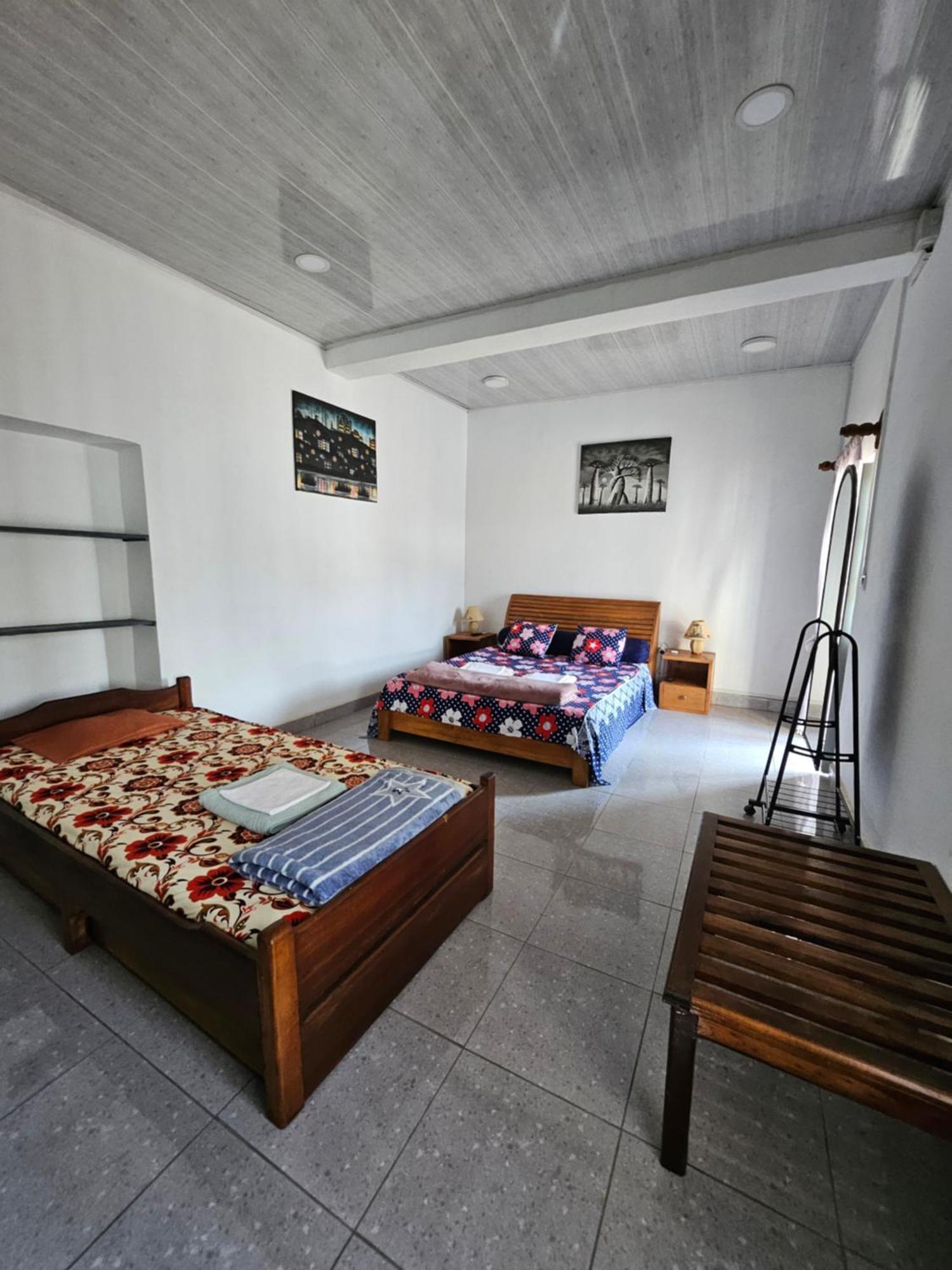 Chez Joel Bed and Breakfast Antsirabe Buitenkant foto