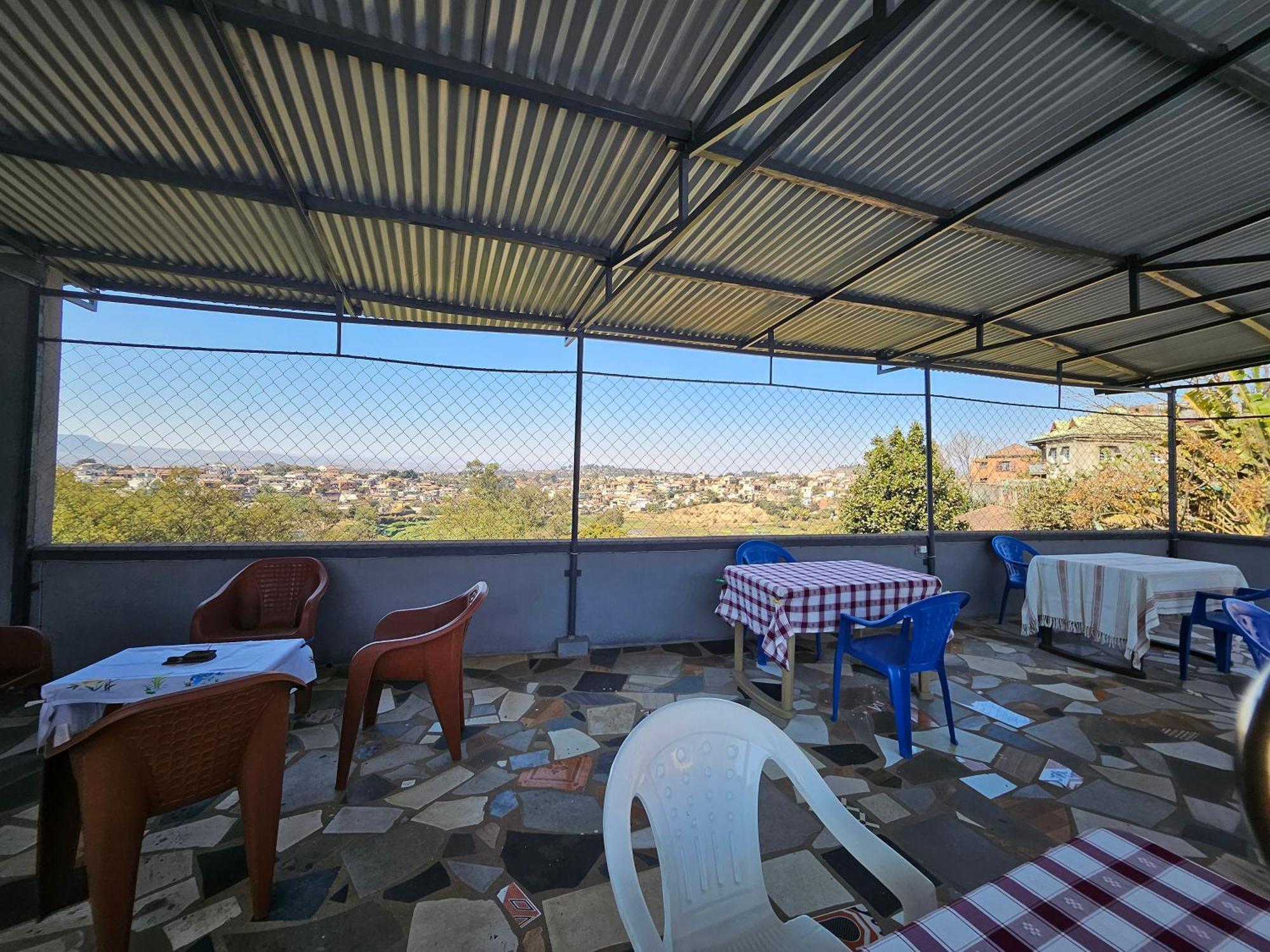 Chez Joel Bed and Breakfast Antsirabe Buitenkant foto