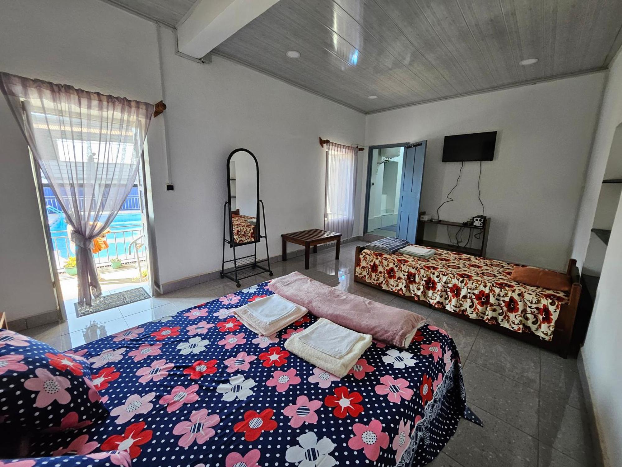 Chez Joel Bed and Breakfast Antsirabe Buitenkant foto