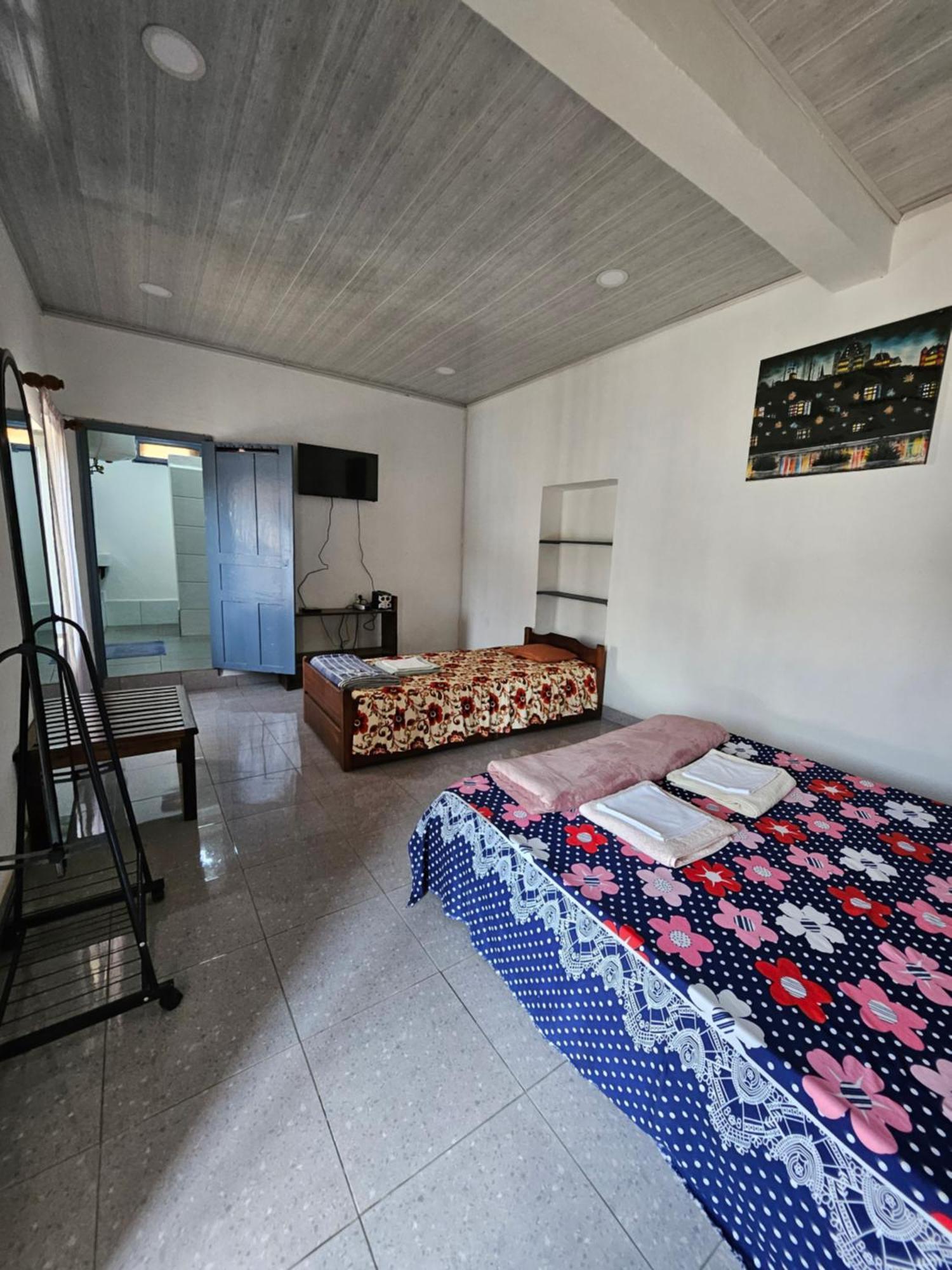 Chez Joel Bed and Breakfast Antsirabe Buitenkant foto