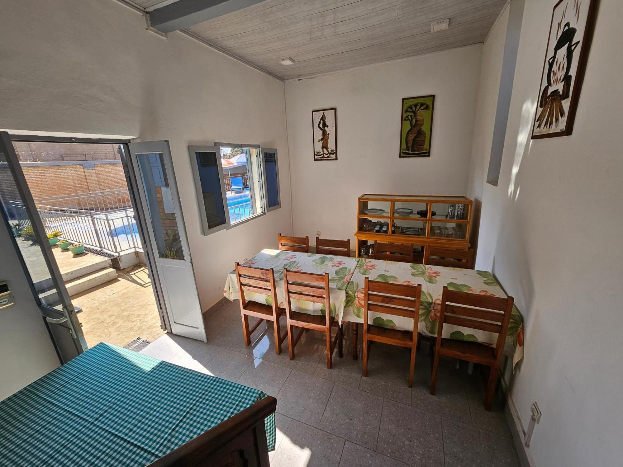 Chez Joel Bed and Breakfast Antsirabe Buitenkant foto